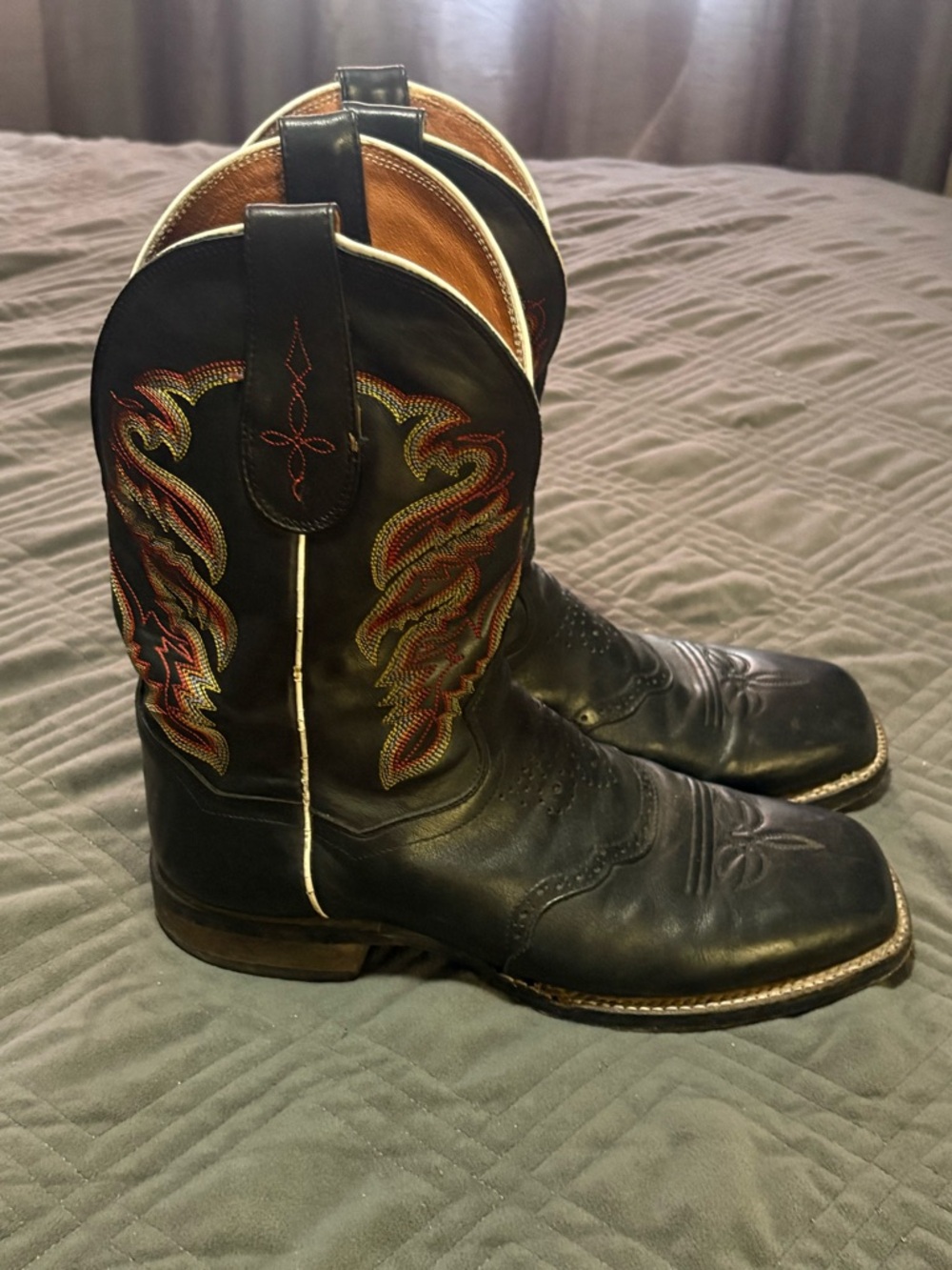 Dan Post Black Leather Cowboy Boots size 9D embroidered